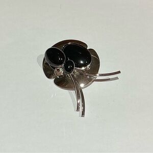 Vintage unsigned Astee Elegant Faux Black Onyx or glass  SilverTone Brooch